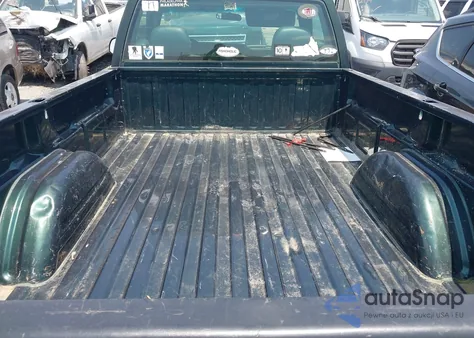 2001 Chevrolet Silverado 1500 из США, поврежденный, VIN 1GCEC14V91E184724